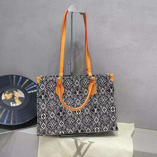 LOUIS VUITTON Hand Bag