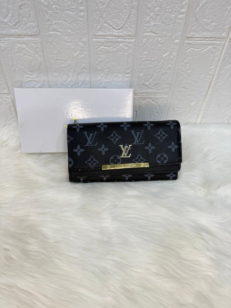 LOUIS VUITTON Ladies Wallet