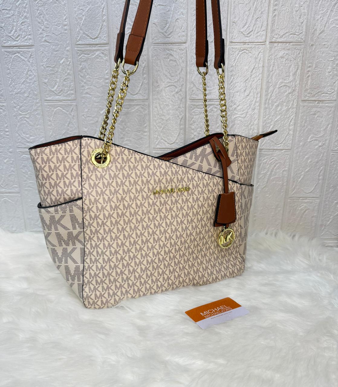 Orignal MICHEAL KORS Deinged Hand Bag