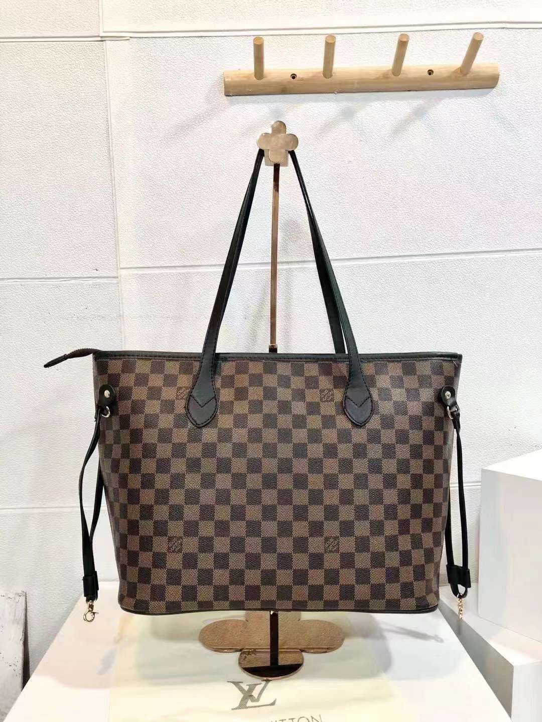 LOUIS VUITTON NEVERFUL Hand Bag