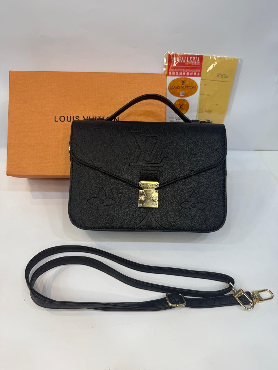 LOUIS VUITTON Cross body Bag