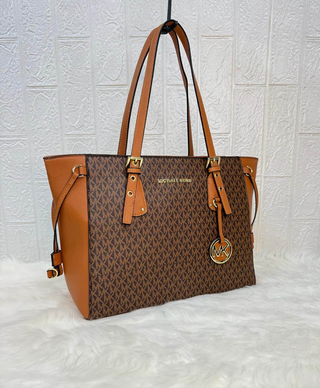 Orignal MICHEAL KORS Desinged Hand Bag