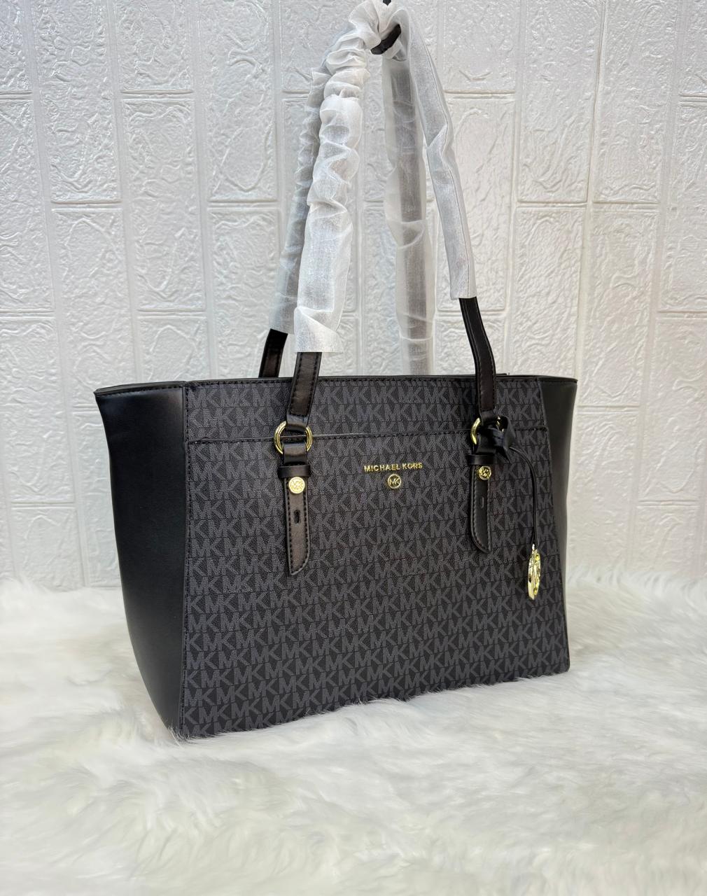 Orignal MICHKEAL KORS Desinged Hand Bag