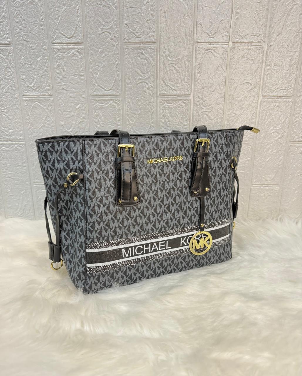 Orignal MICHEAL KORS Desinged Hand Bag